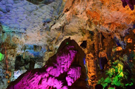 Thien Cung Cave